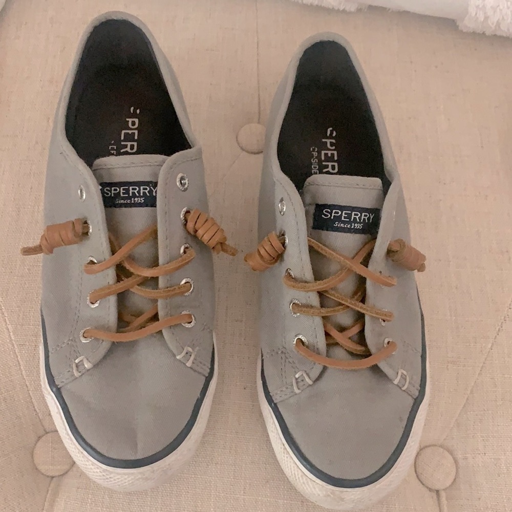 Sperry boat shoes size 6.5